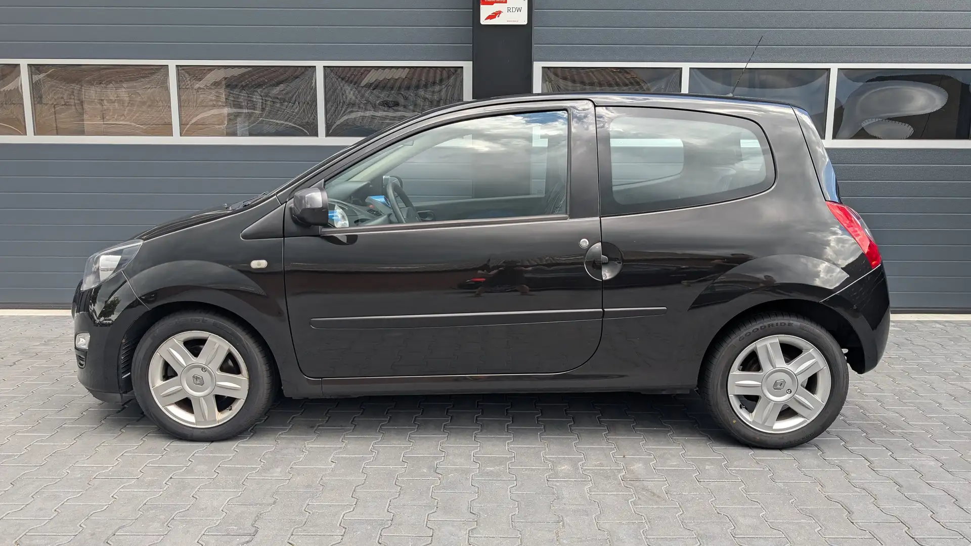 Renault Twingo Twingo 1.2 16V Dynamique Zwart - 2