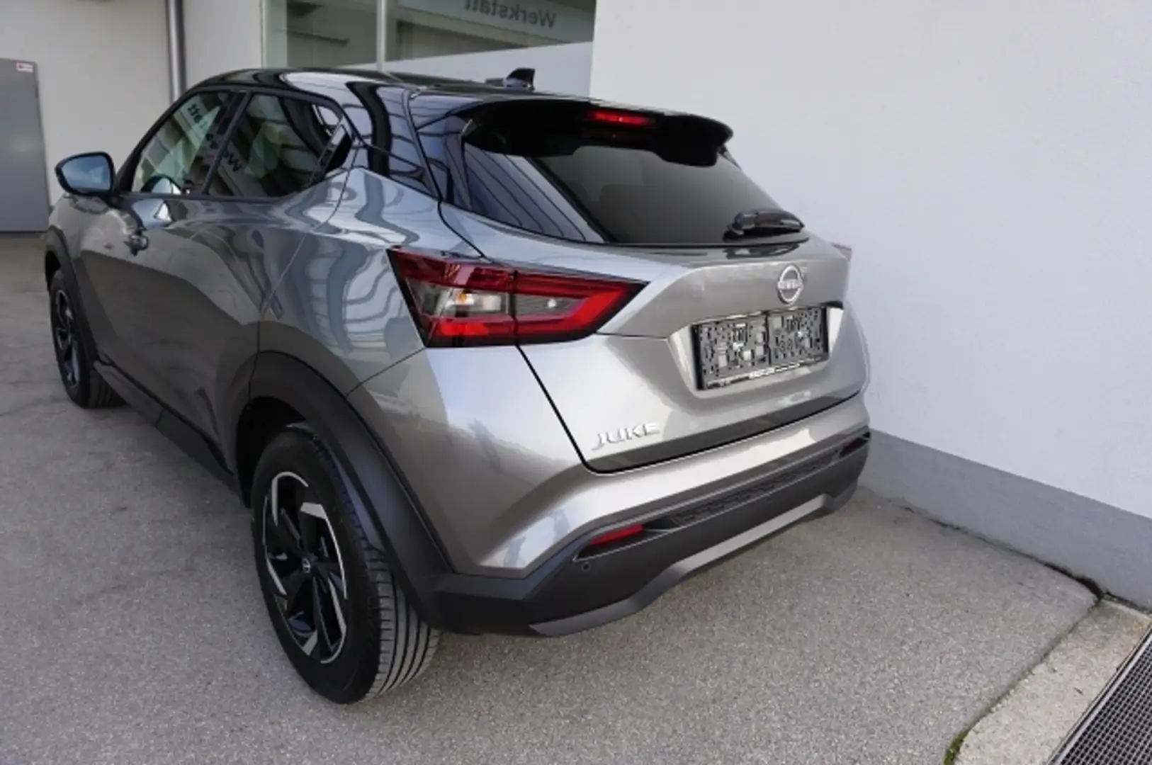 Nissan Juke N-Connecta 1,0 DIG-T 114PS Grau - 2