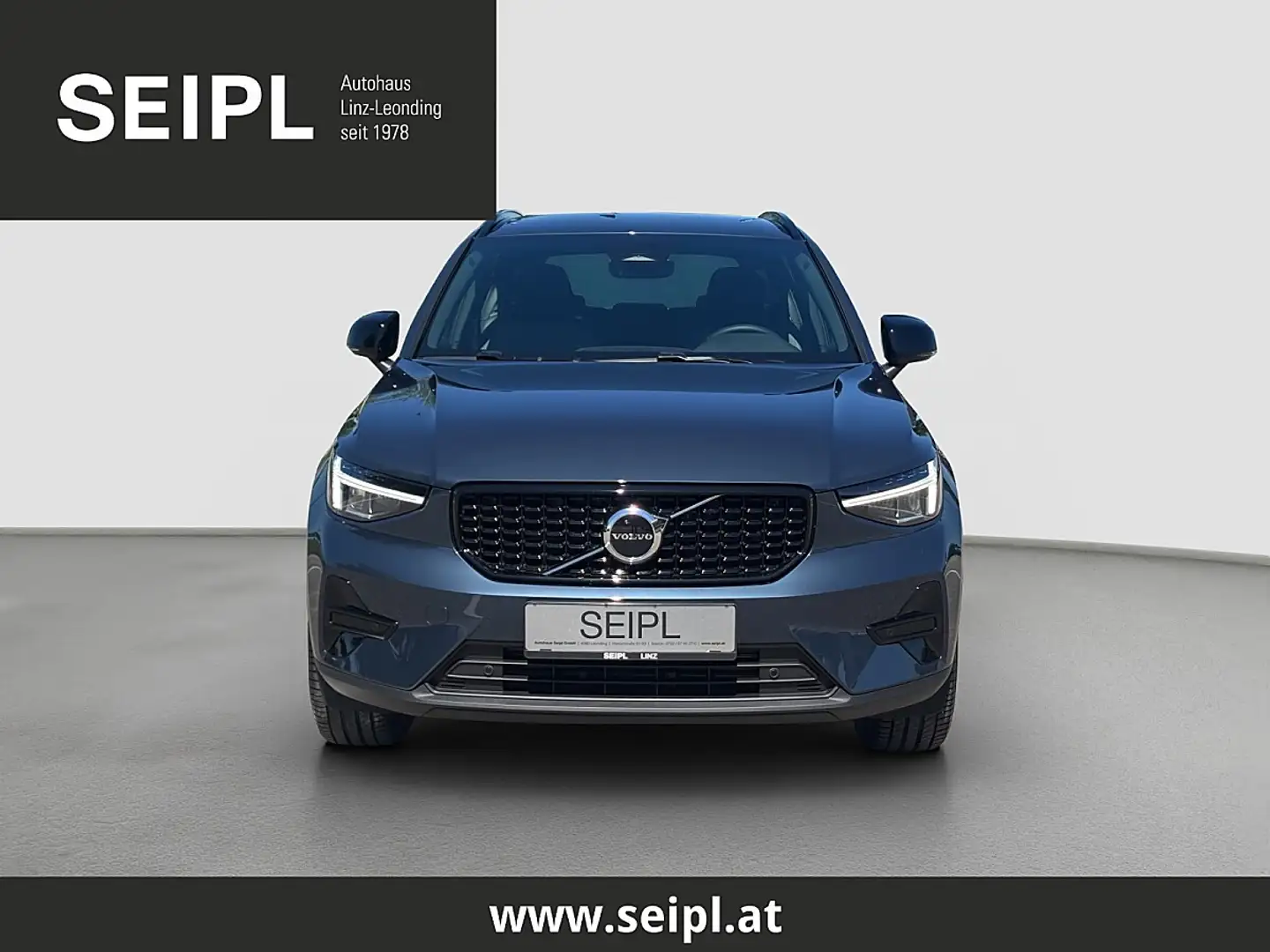 Volvo XC40 B3 Plus Dark Aut. Blau - 2
