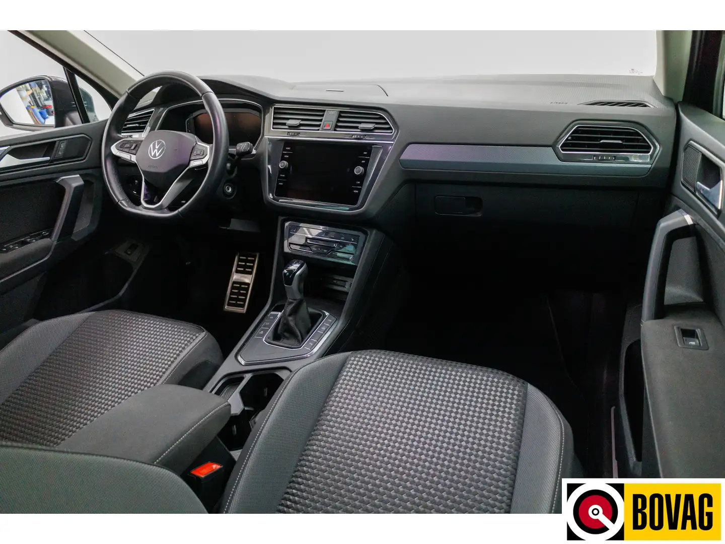 Volkswagen Tiguan 1.4 TSI eHybrid Active 245 PK | Elec. trekhaak | S Grijs - 2