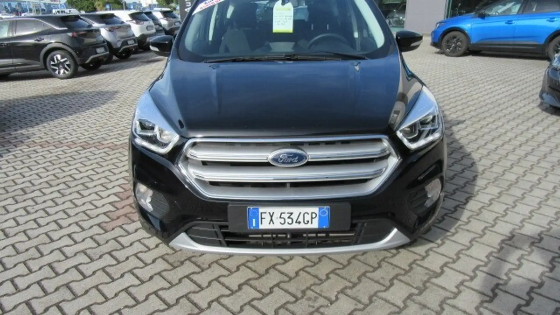 Ford Kuga 2.0 TDCI 150 CV S&S 4WD Powershift Business Černá - 2