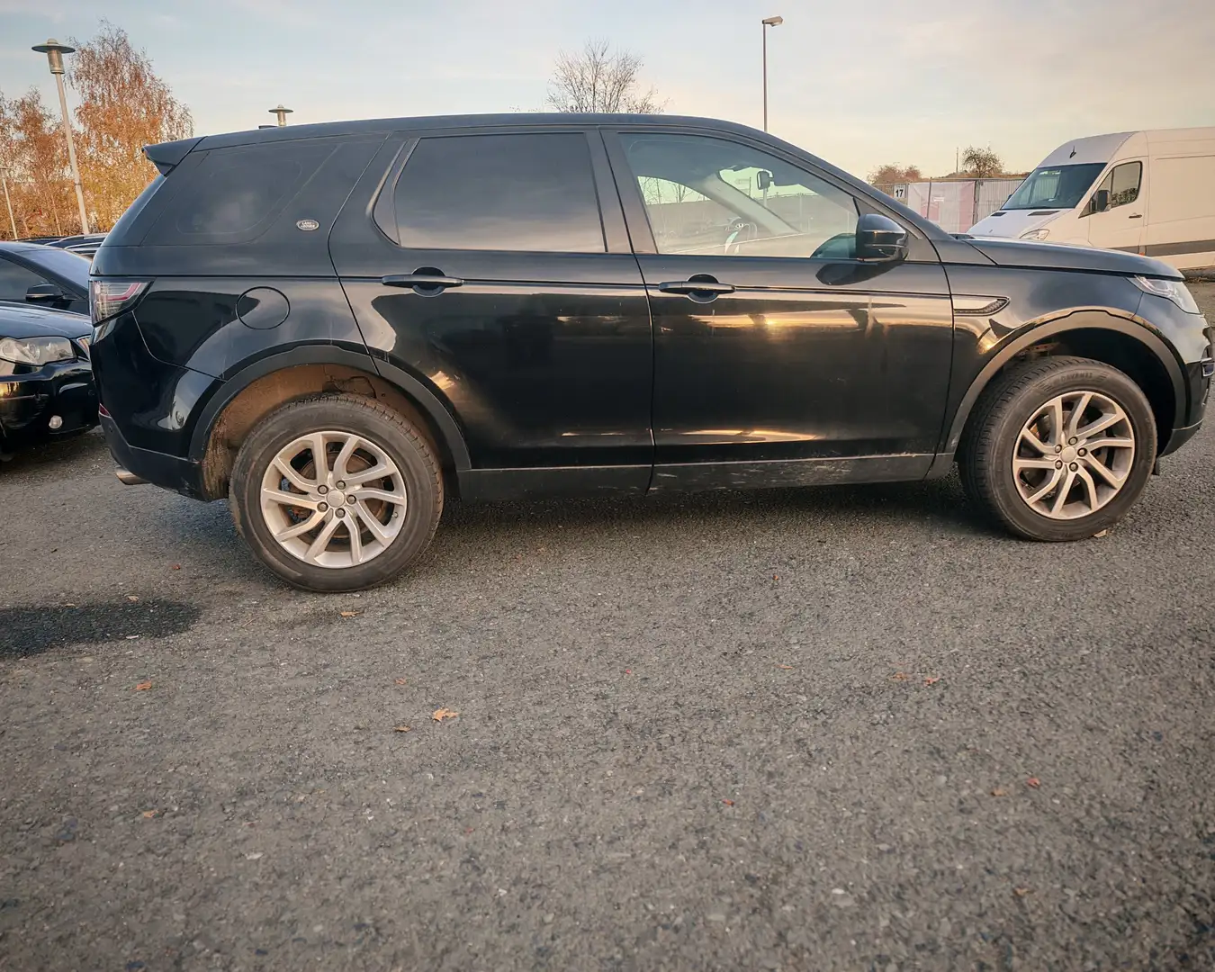 Land Rover Discovery Sport Discovery Sport Diesel TD4 Aut. Pure Zwart - 2