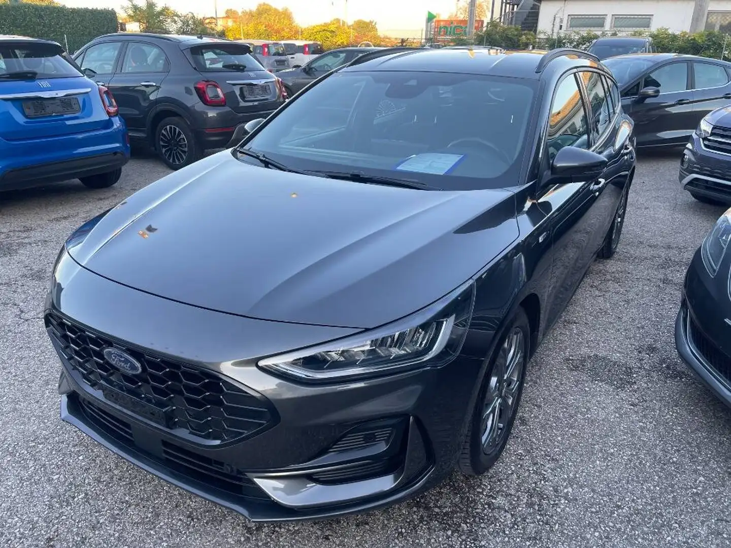 Ford Focus 1.0 ecoboost h ST-Line Design 125cv powershift Grigio - 2