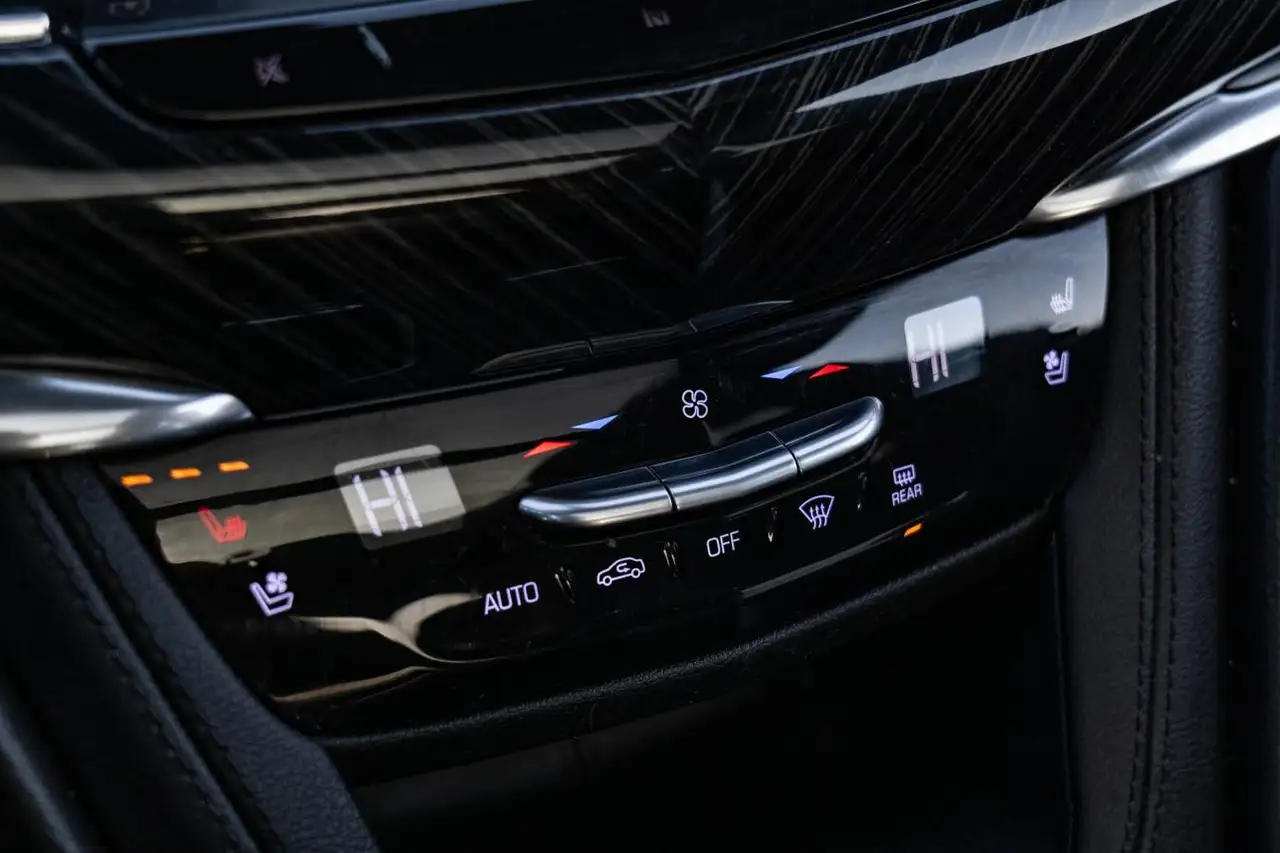 Cadillac XT6 снимка Cadillac XT6