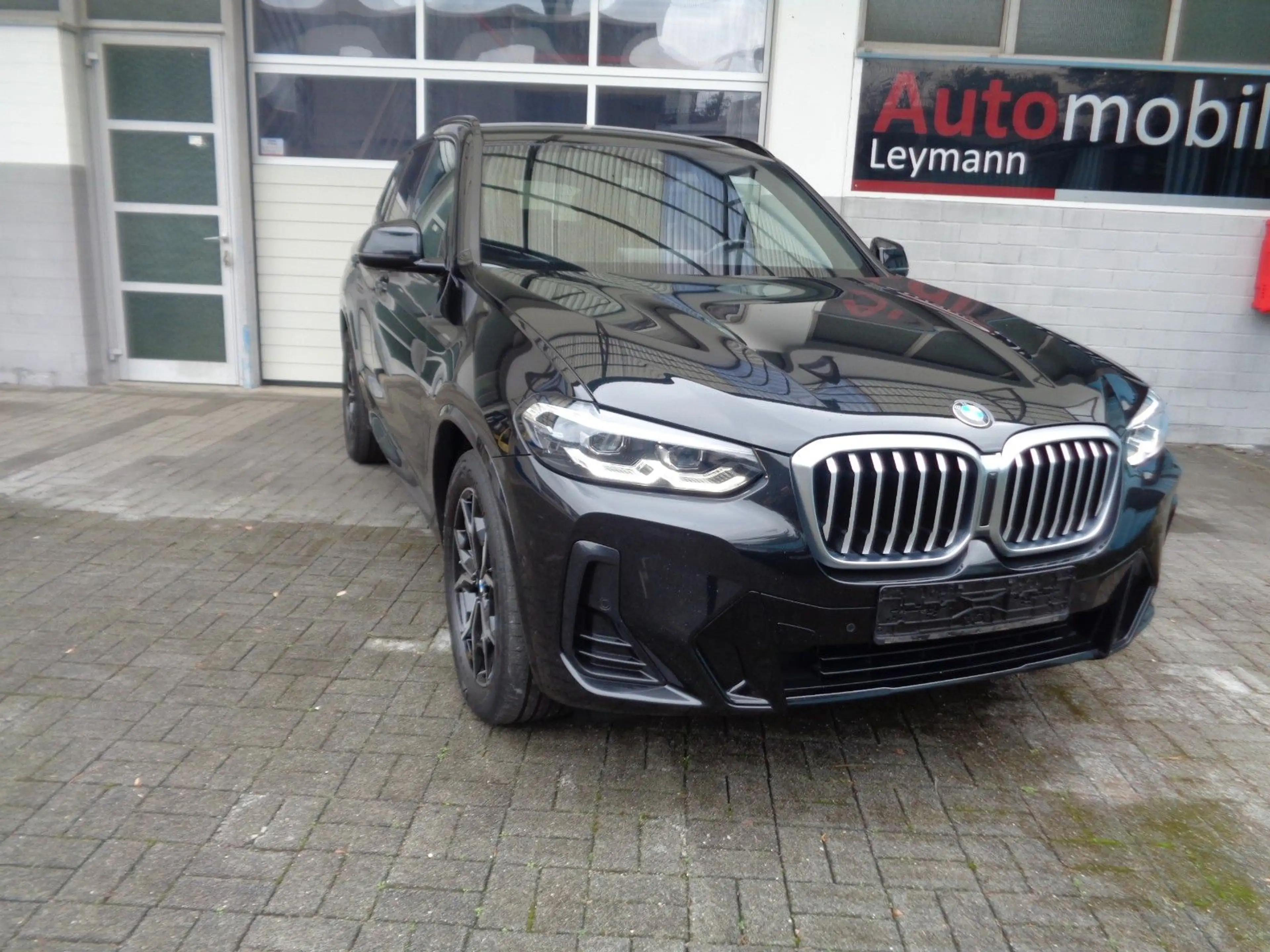 BMW X3 xDrive 20 d M Sport Leder LED LiveCockpit AHK — photo 2