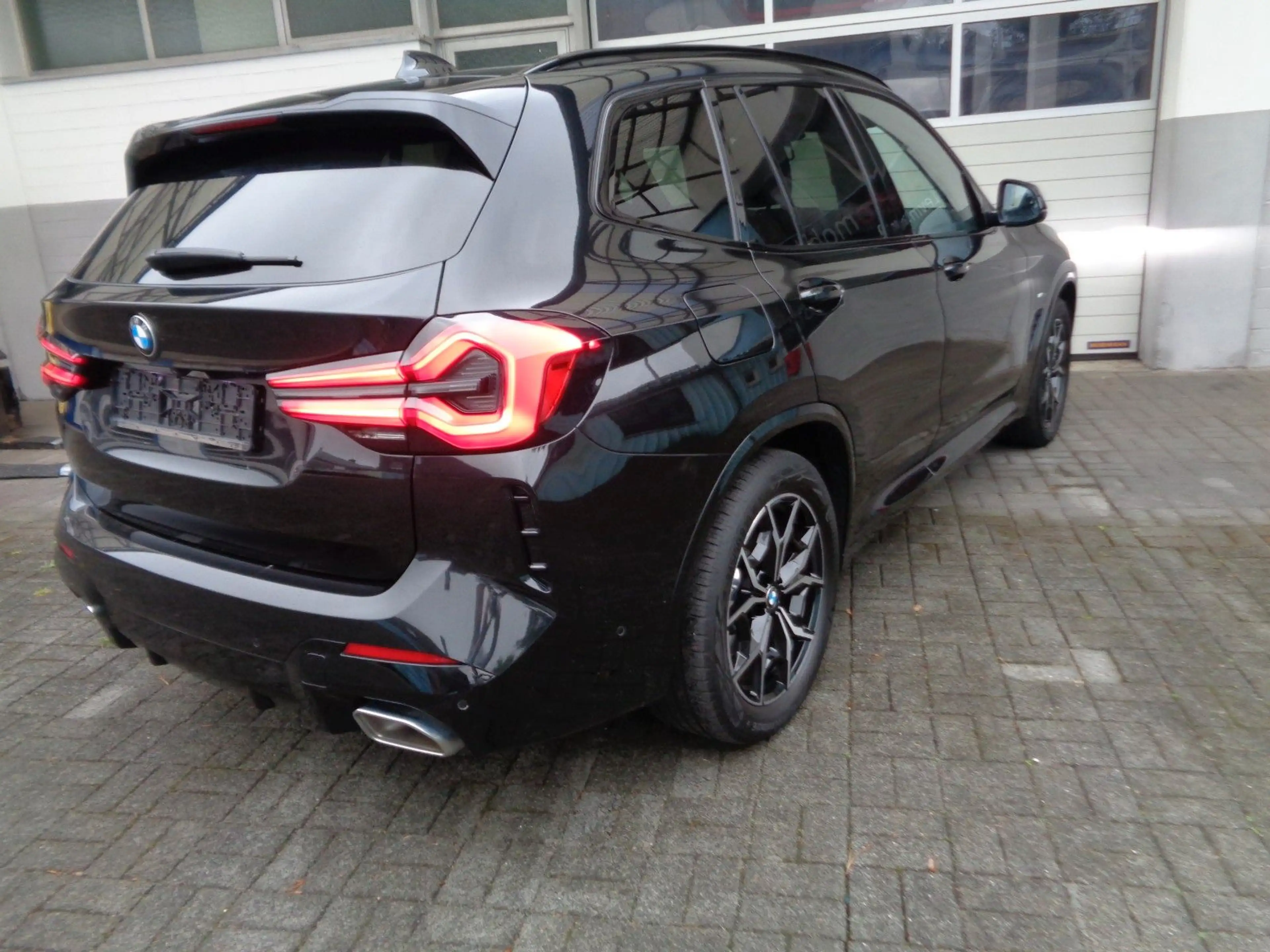 BMW X3 xDrive 20 d M Sport Leder LED LiveCockpit AHK — photo 3