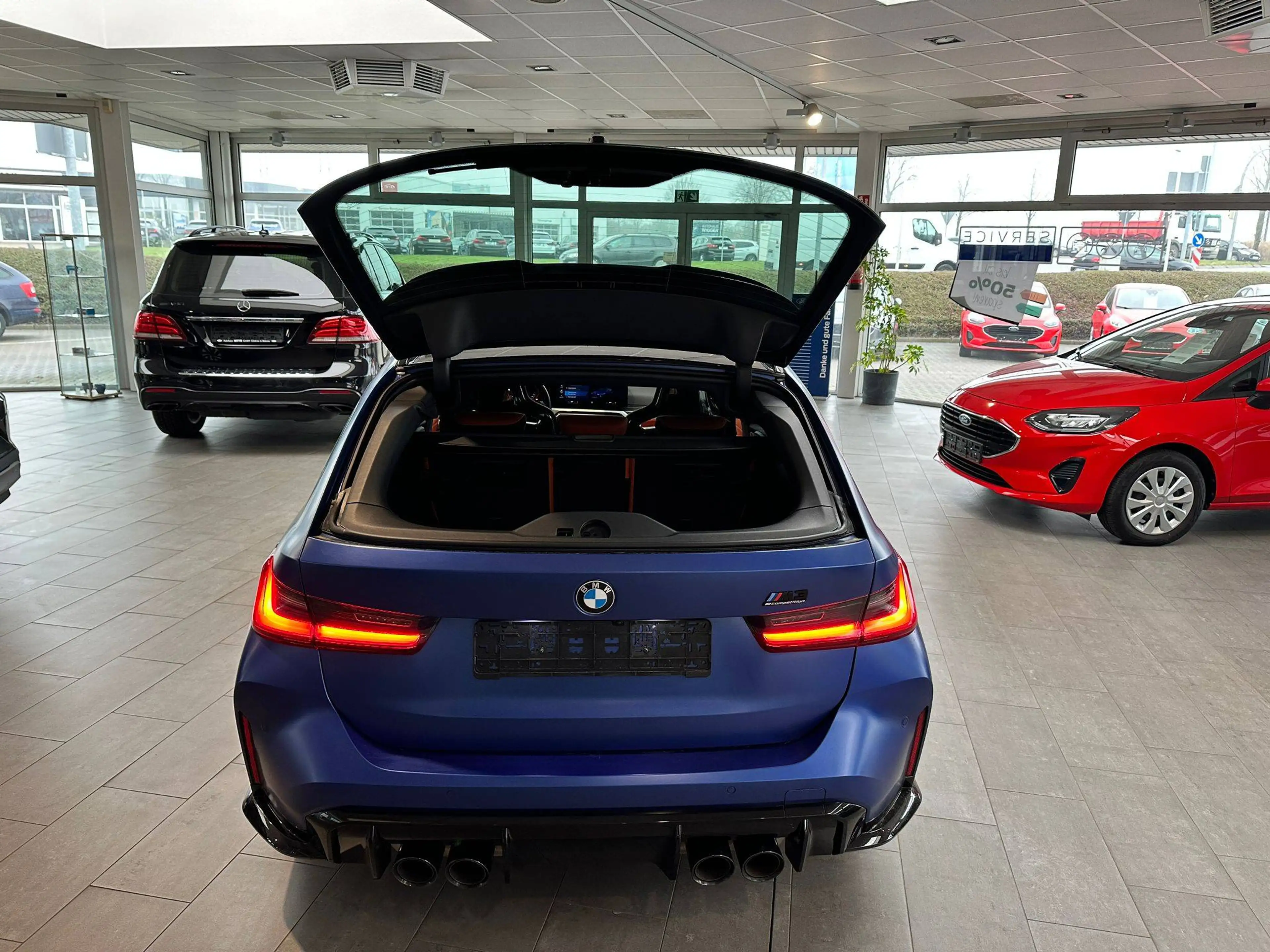 BMW M3 M3 Touring xDrive — photo 3