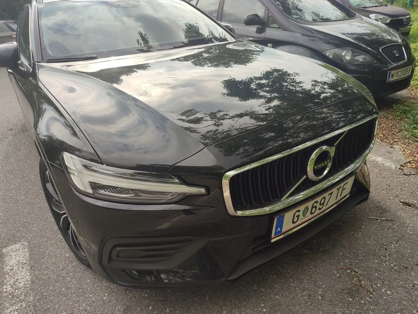Volvo V60 V60 B4 Momentum Aut. Momentum Schwarz - 1