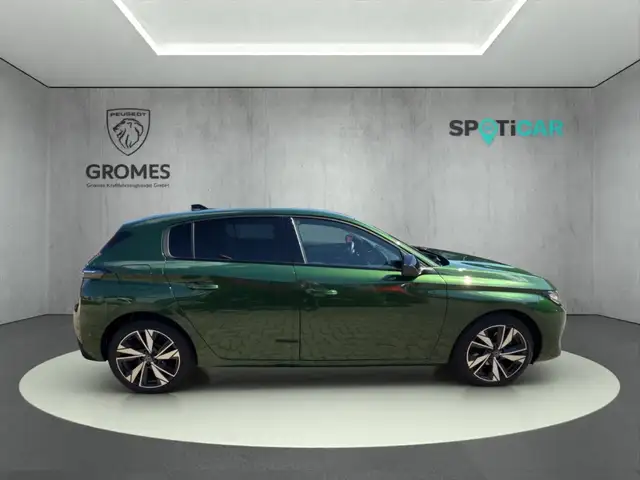 Peugeot 308 view 2