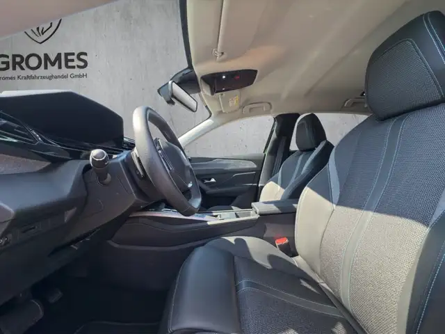 Peugeot 308 view 9