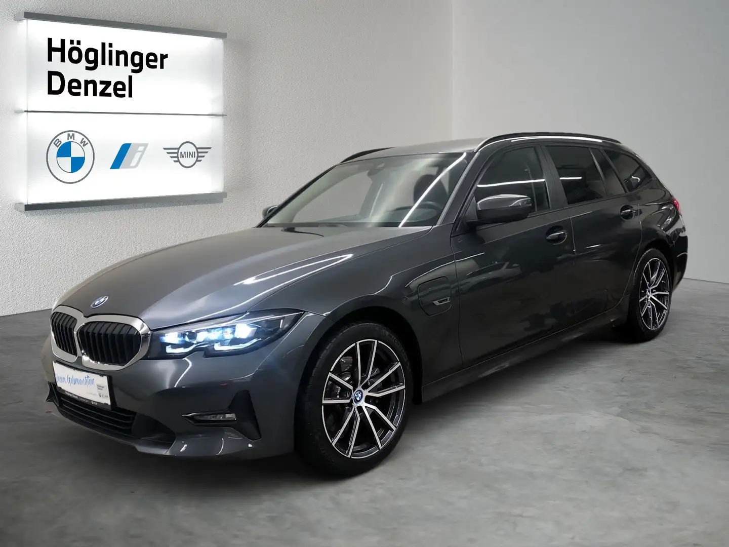 BMW 320 e xDrive Grau - 2