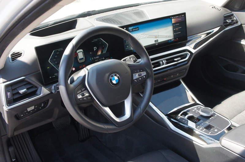 BMW 320 i Touring *ACC*HUD*PANO*LED*KAM*FACELIFT* — photo 11