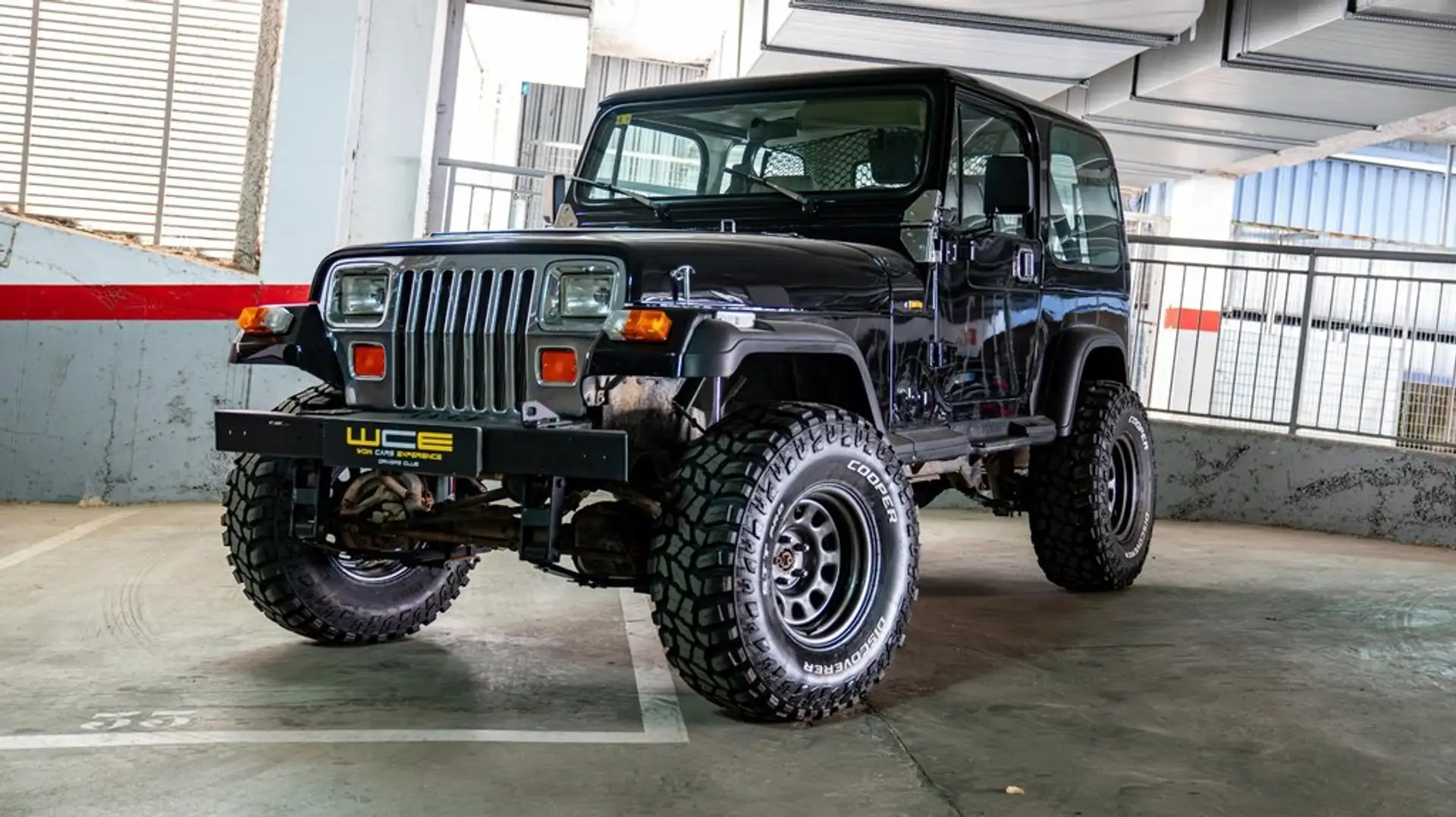 Jeep Wrangler 2.5 Hard Top Negro - 1