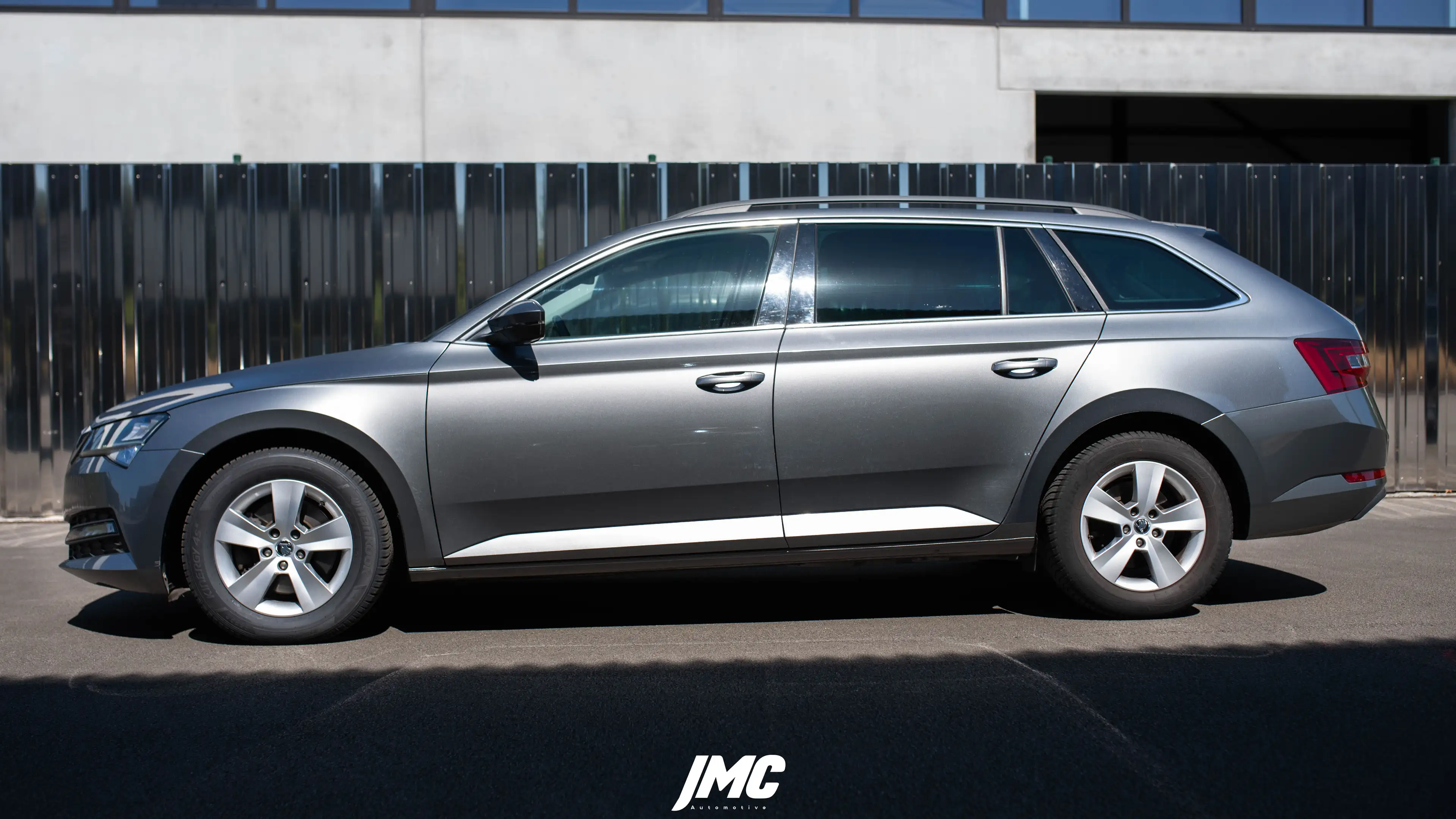 Skoda Superb Superb Combi 2.0 CR TDi Ambition DSG — photo 4