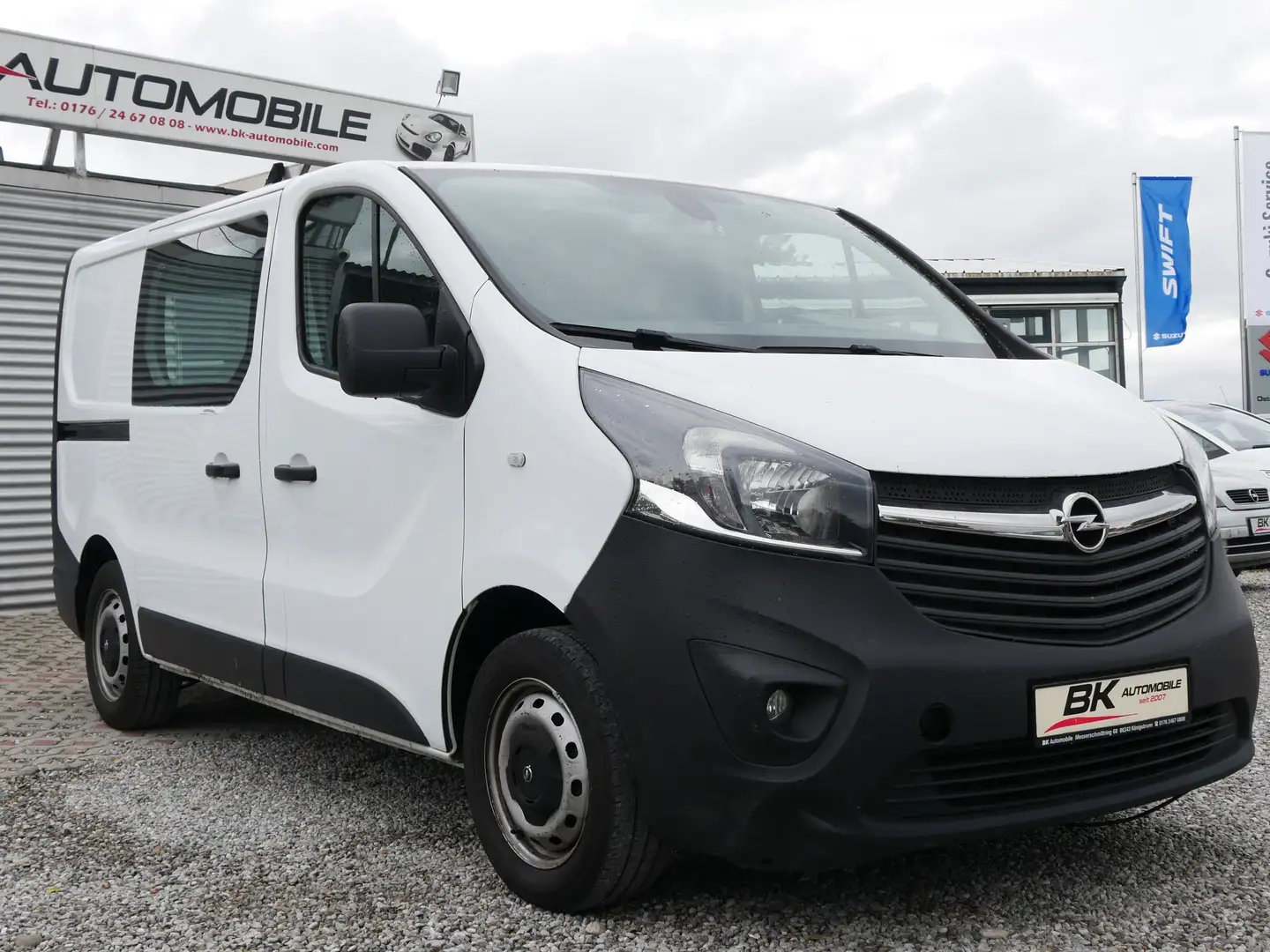 Opel Vivaro L1H1 2. Hand 3. Sitzer TÜV,- Kundendienst Neu Weiß - 1