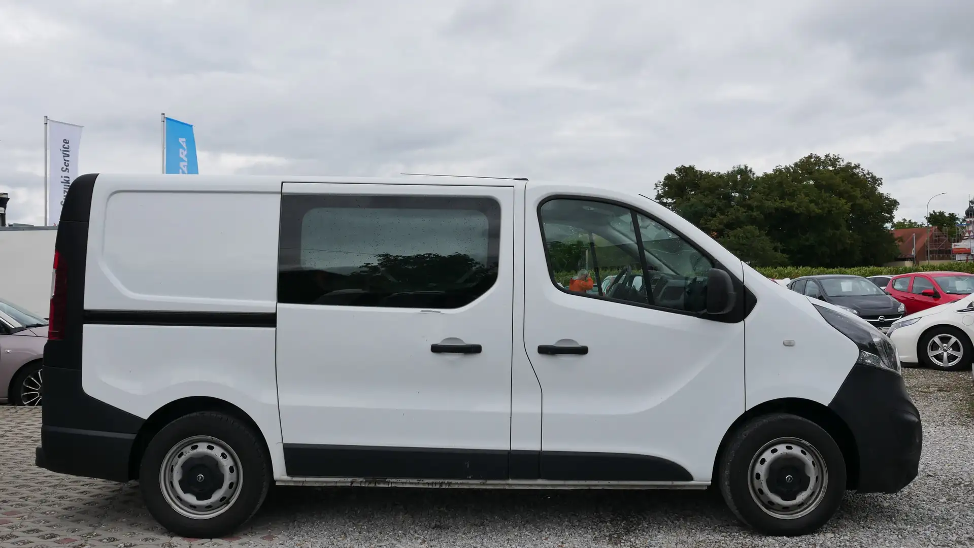 Opel Vivaro L1H1 2. Hand 3. Sitzer TÜV,- Kundendienst Neu Weiß - 2