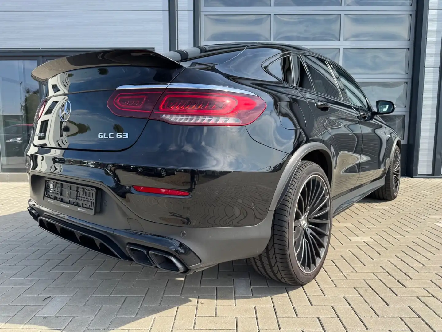 Mercedes-Benz GLC 63 AMG 4Matic Coupe R*Cam Night Paket Schwarz - 2