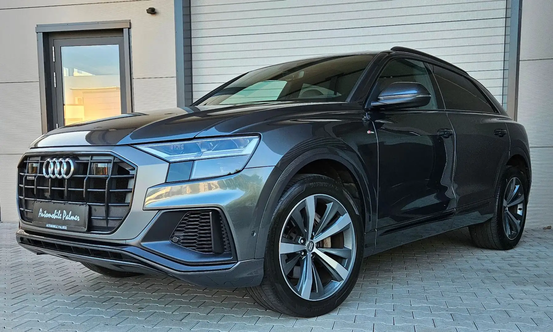 Audi Q8 50 TDI quattro S Line 1Hand Grau - 1