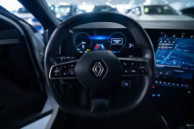 Renault Austral view 9
