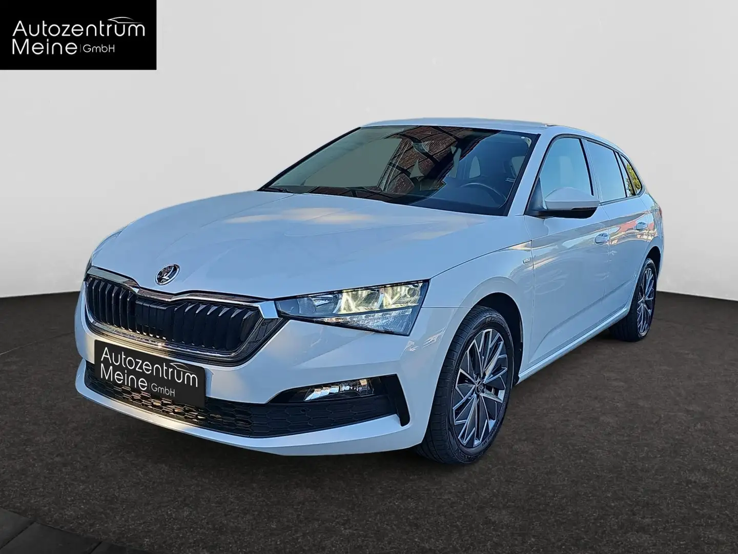 Skoda Scala Scala Tour*SHZ*AHK*LED*PDC*LaneAssis*Autoamtik Weiß - 1