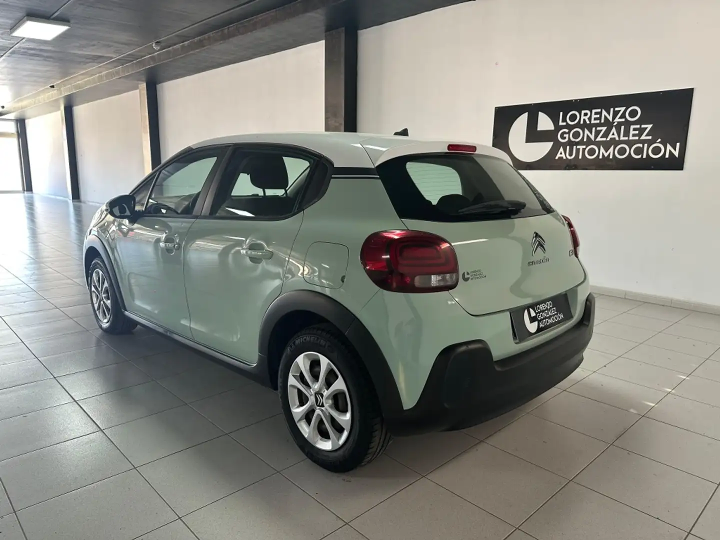 Citroen C3 Pequeño Manual de 5 Puertas Grün - 2