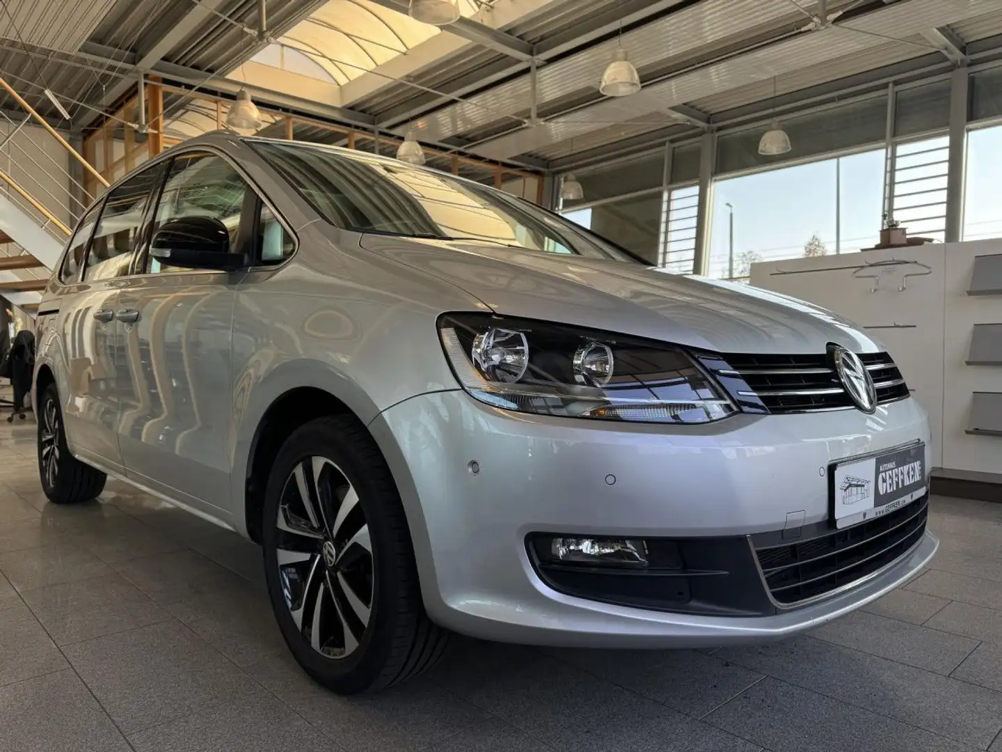 Volkswagen Sharan 2.0 TDI IQ.DRIVE, AHK, DAB, PDC, Kamera! Argento - 2
