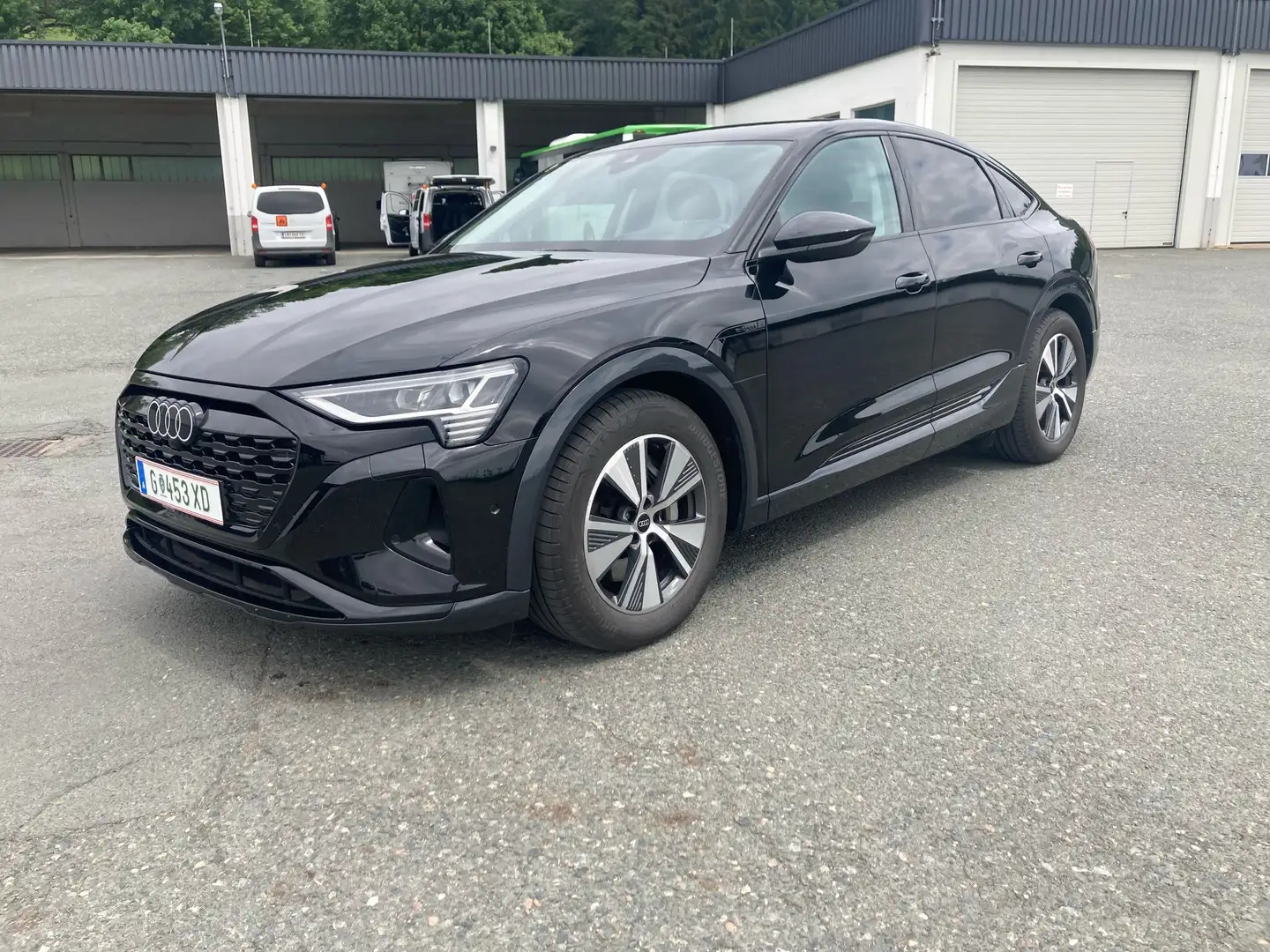 Audi Q8 e-tron Q8 55 e-tron quattro 106kWh Business Business Schwarz - 1