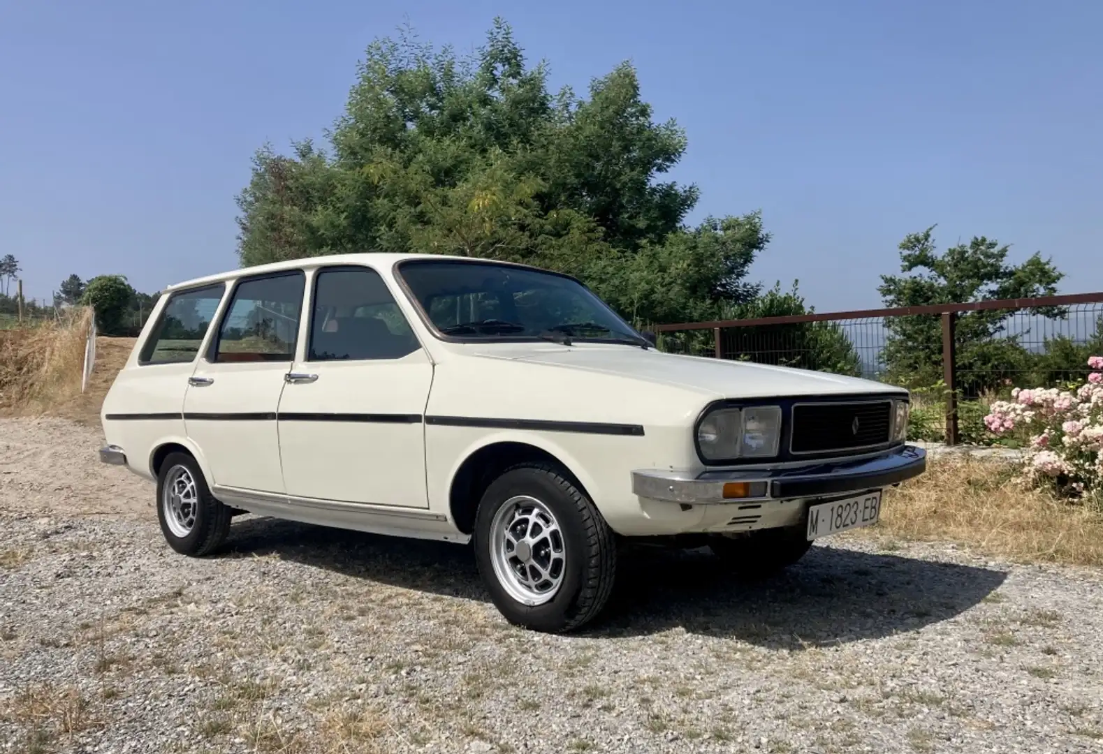 Renault RENAULT R12 Familiar  Manual de 5 Puertas Wit - 1
