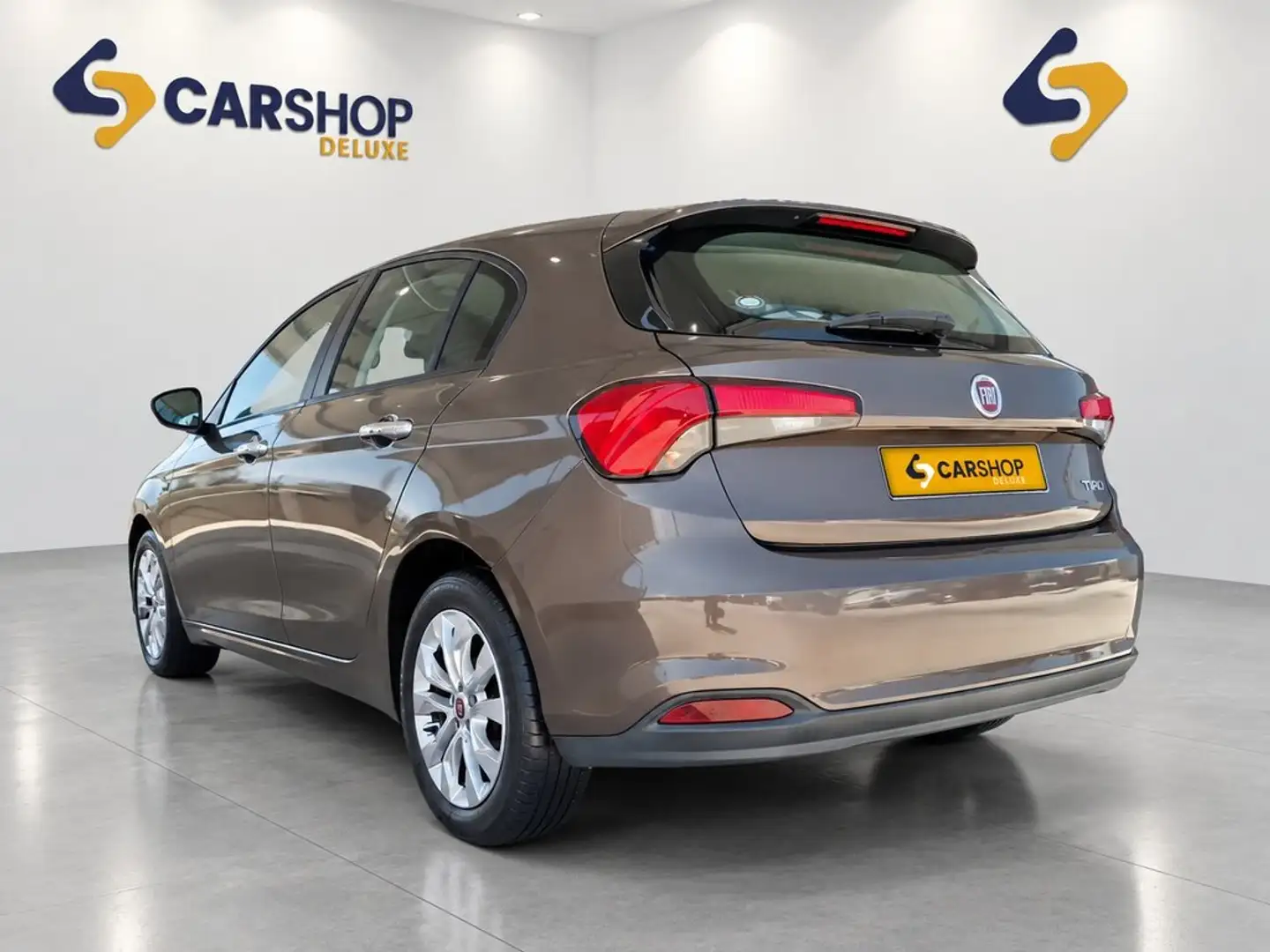 Fiat Tipo 1.4 16v Easy 70kW (95CV) gasolina SW Marrón - 2