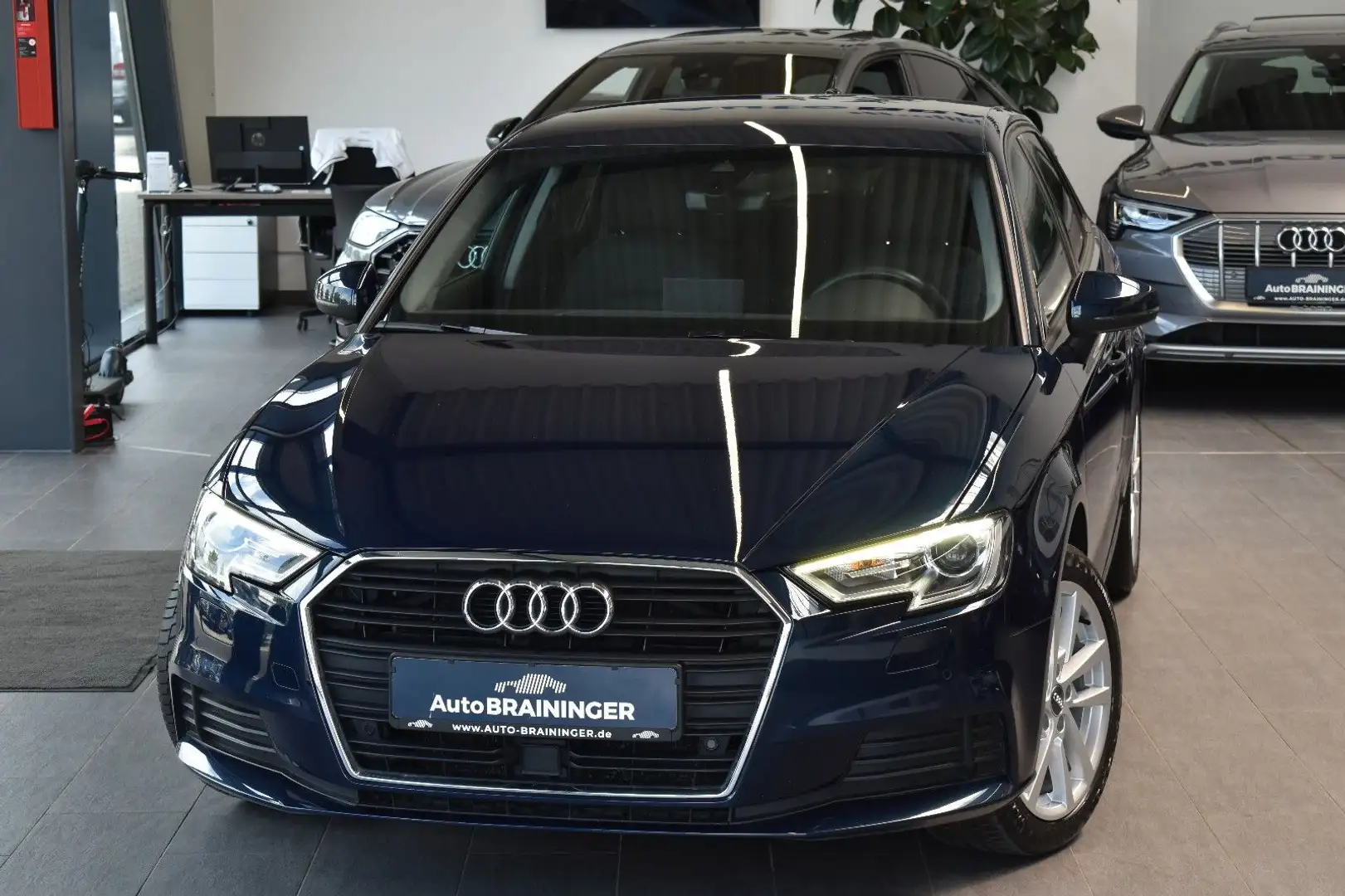 Audi A3 Sportback 30TDI NaviPlus~VirtualC~ACC~RFKam. Bleu - 1