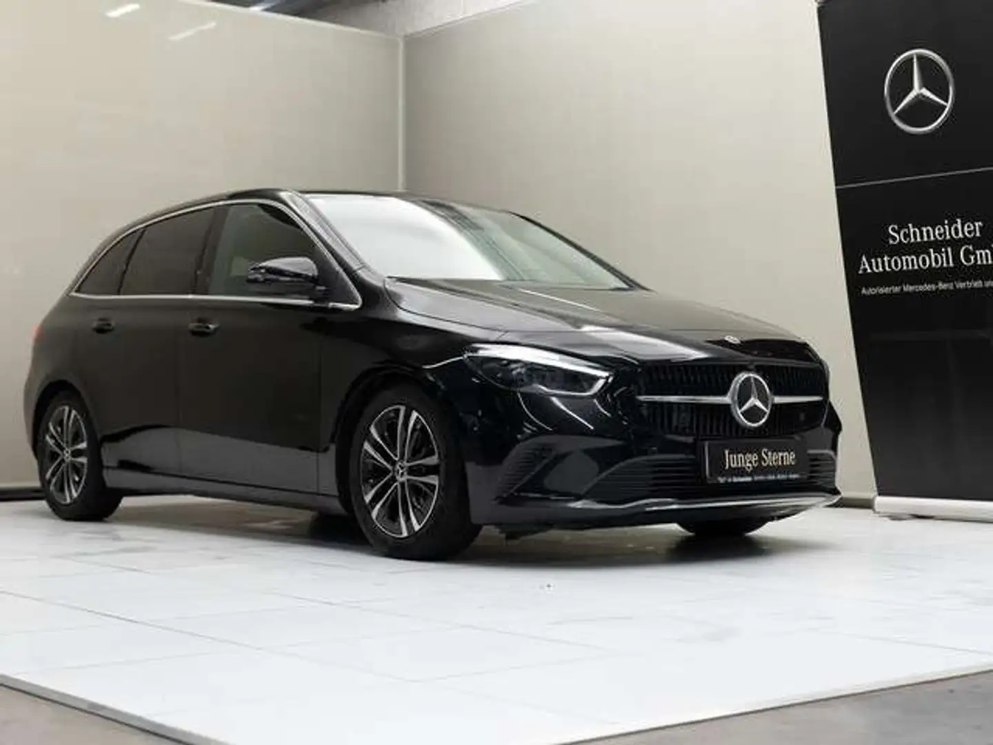 Mercedes-Benz B 180 Österreich-Edition SpurW LM W-Paket Navi Schwarz - 2