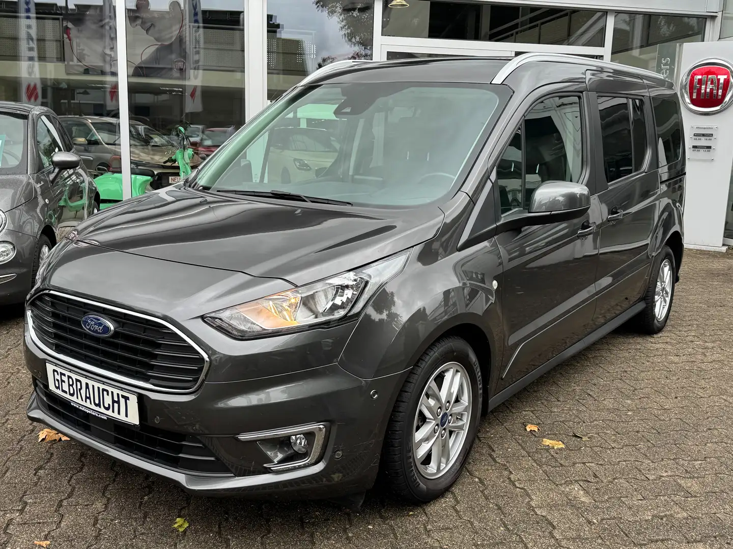 Ford Tourneo Connect Grand 1.5 EcoBlue Aut. Start/Stop Titanium Grau - 1