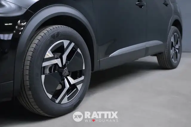 Peugeot 2008 view 4