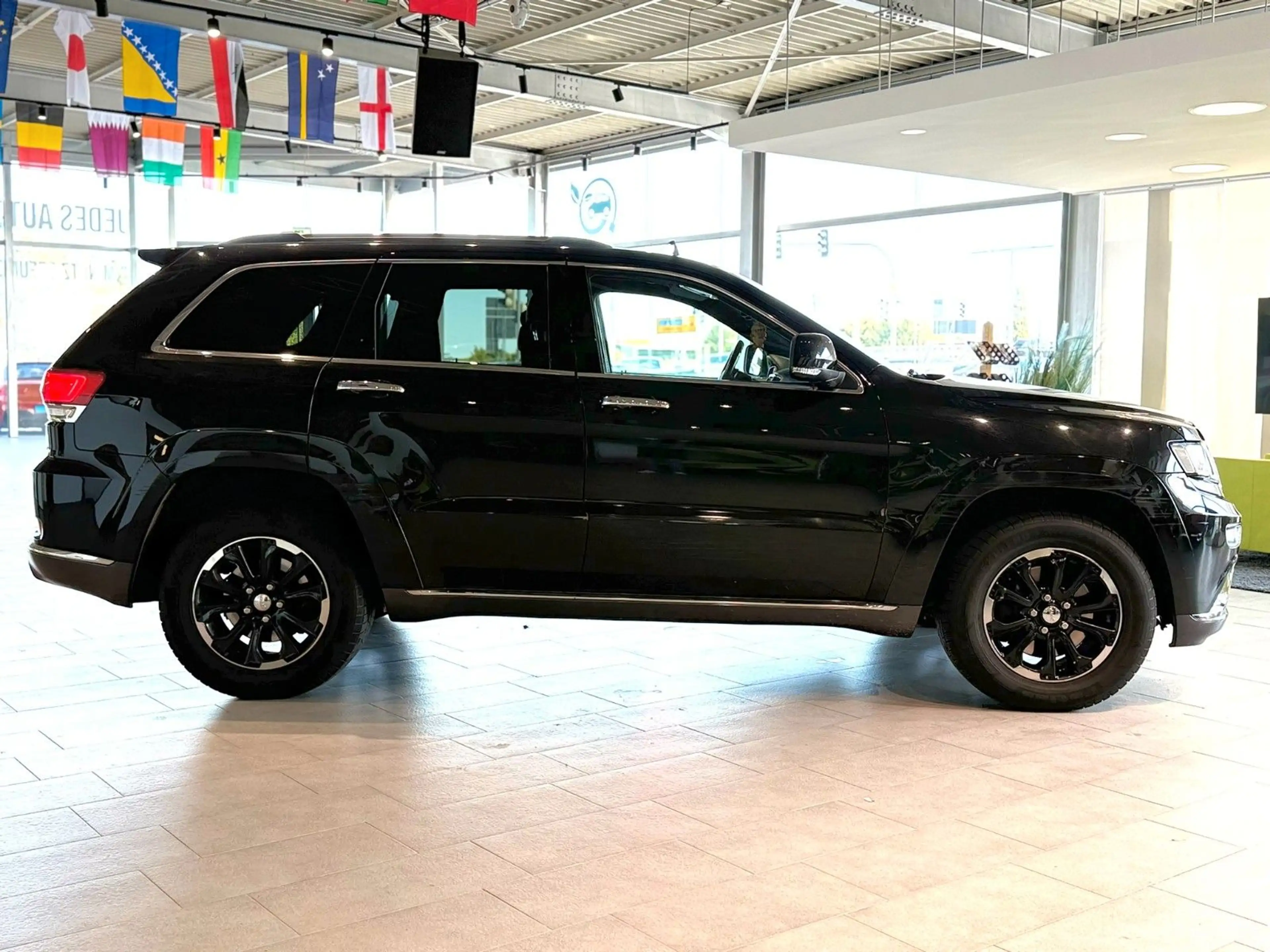Jeep Grand Cherokee 3.0 CRD Summit*AHK*ACC*Sitzbel.* — photo 6