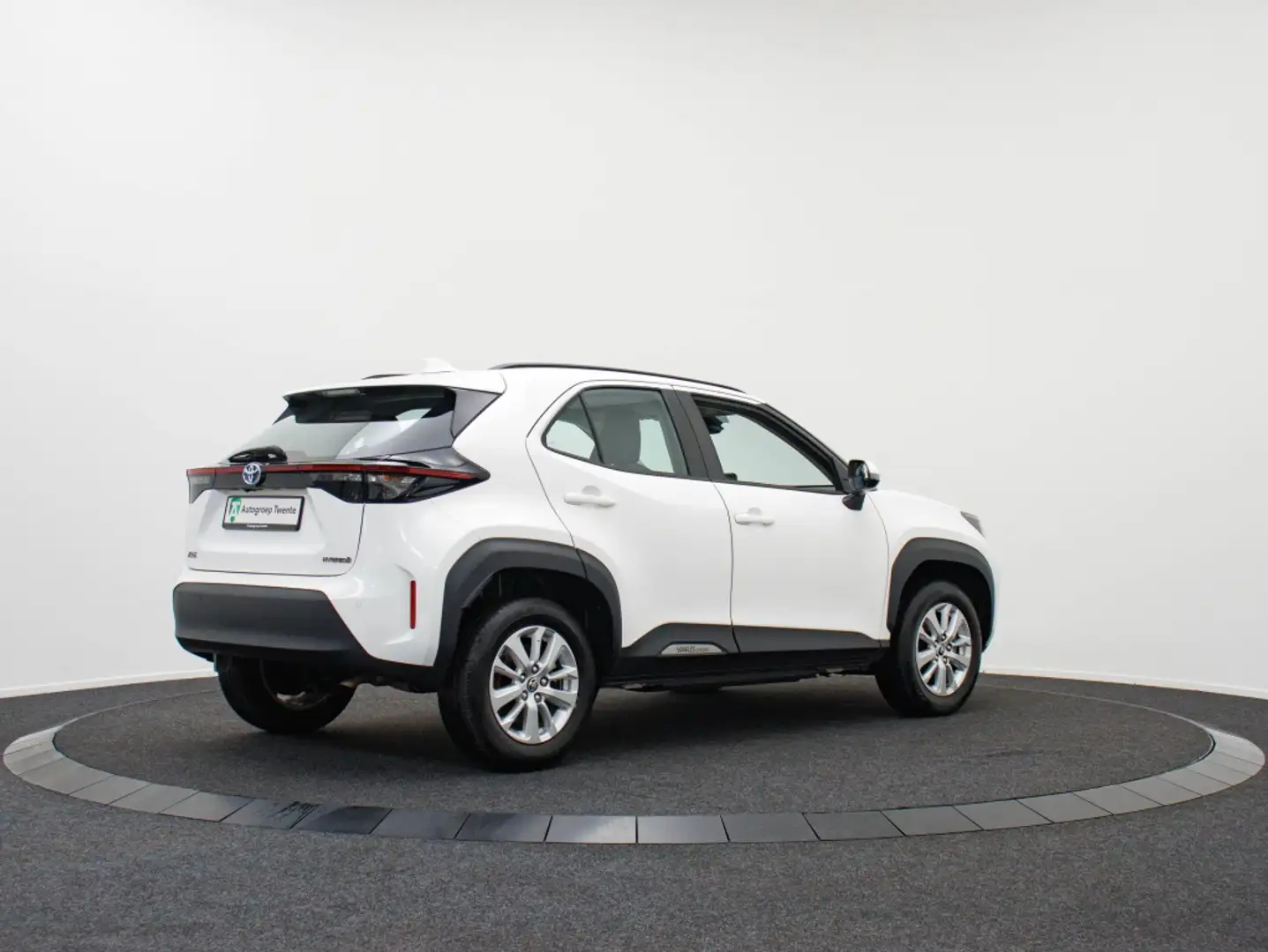 Toyota Yaris Cross 1.5 Hybrid Comfort | Navigatie | Stoelverwarming | Wit - 2