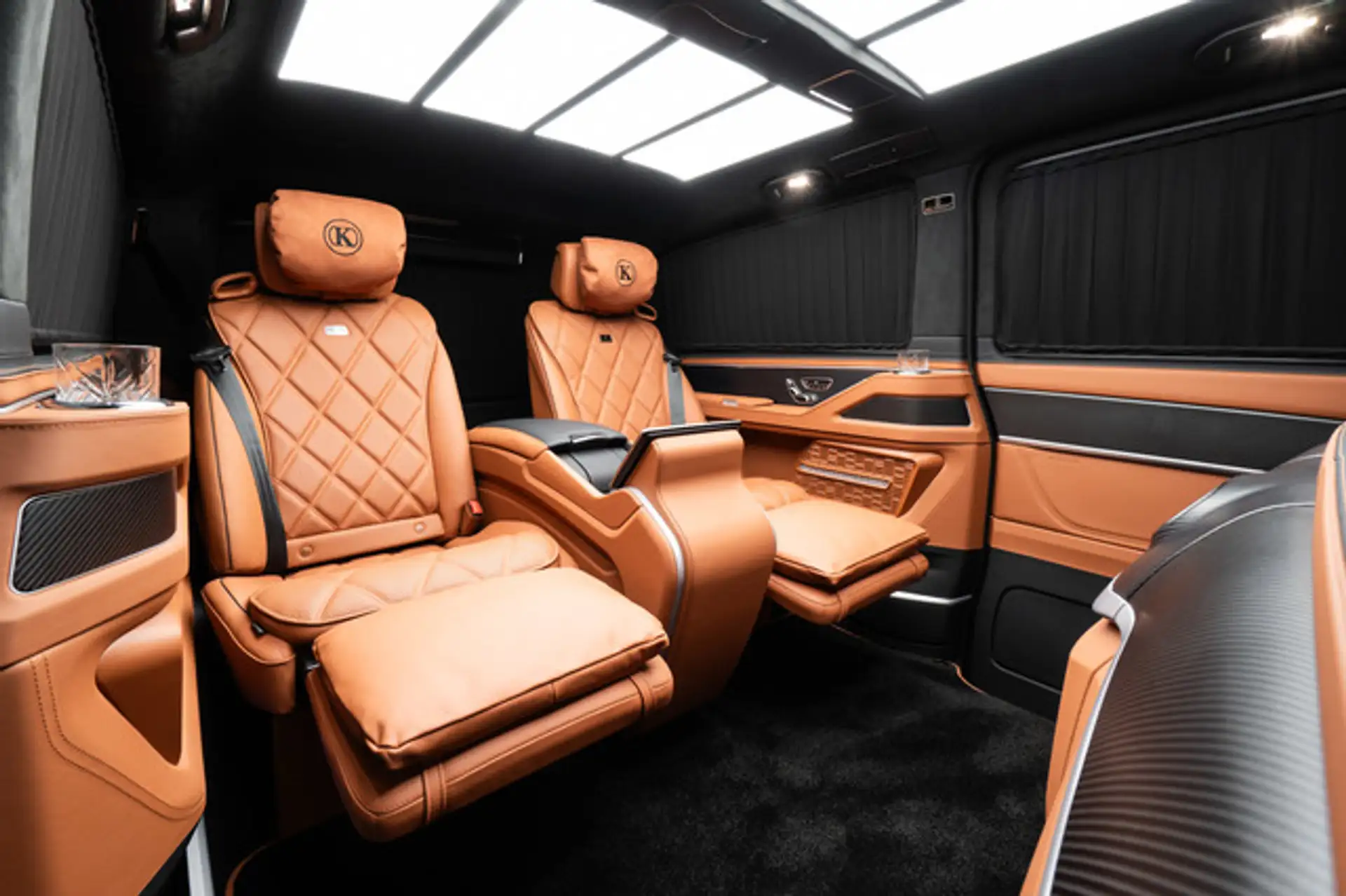 벤츠 V-Class V 300 2026 검정 사진 8