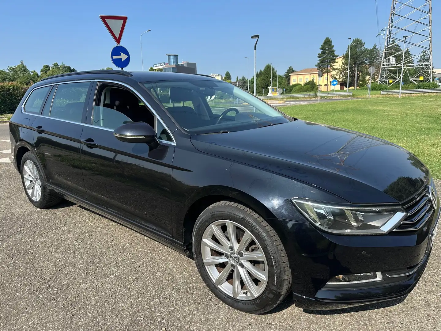 Volkswagen Passat Variant 2.0 tdi Comfortline 150cv dsg EURO 6B Nero - 2