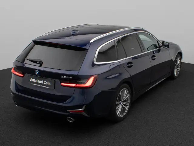 BMW 3 Series view 7