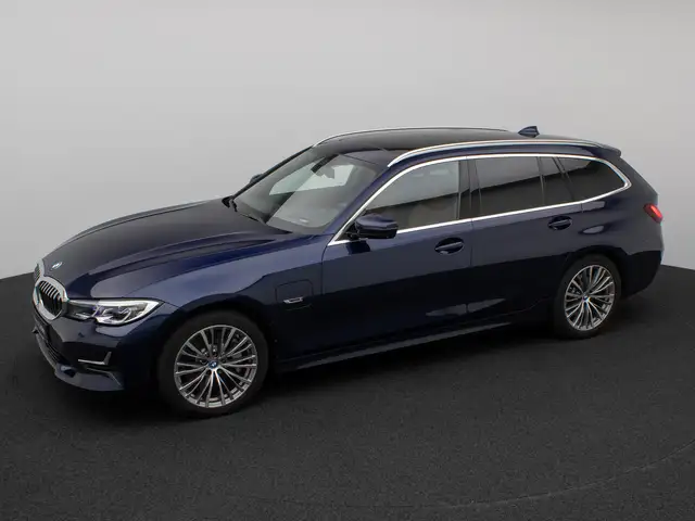 BMW 3 Series view 12