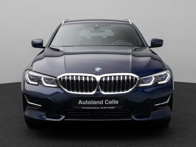 BMW 3 Series view 2