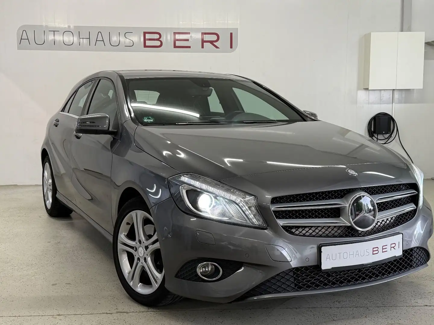 Mercedes-Benz A 200 CDI BlueEfficiency*URBAN*Navi Grijs - 1