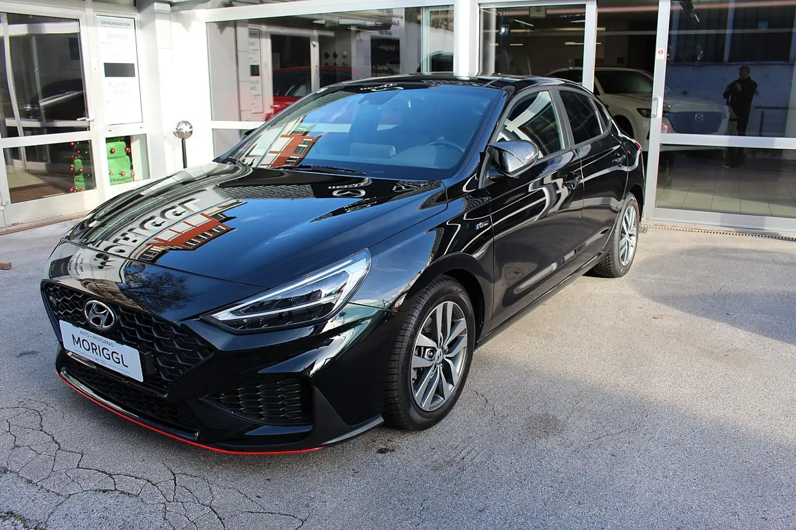 Hyundai i30 1,5 T-GDI N-Line DCT Aut. Schwarz - 2