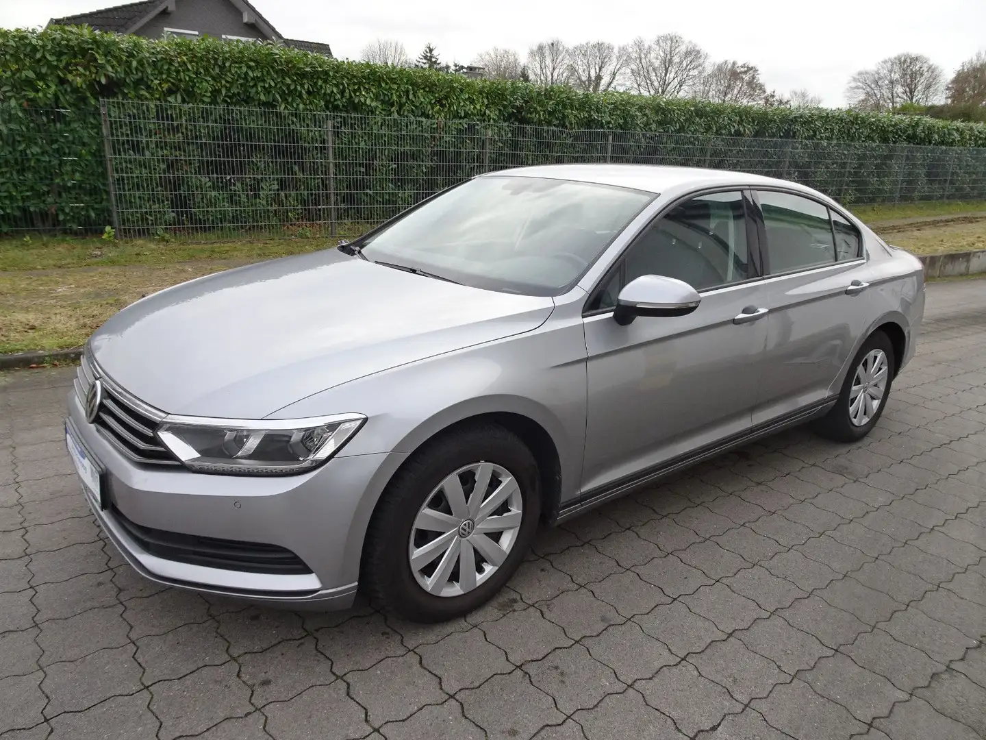 Volkswagen Passat 1.4 TSI Comfortline /Automatik / Navi Gris - 1