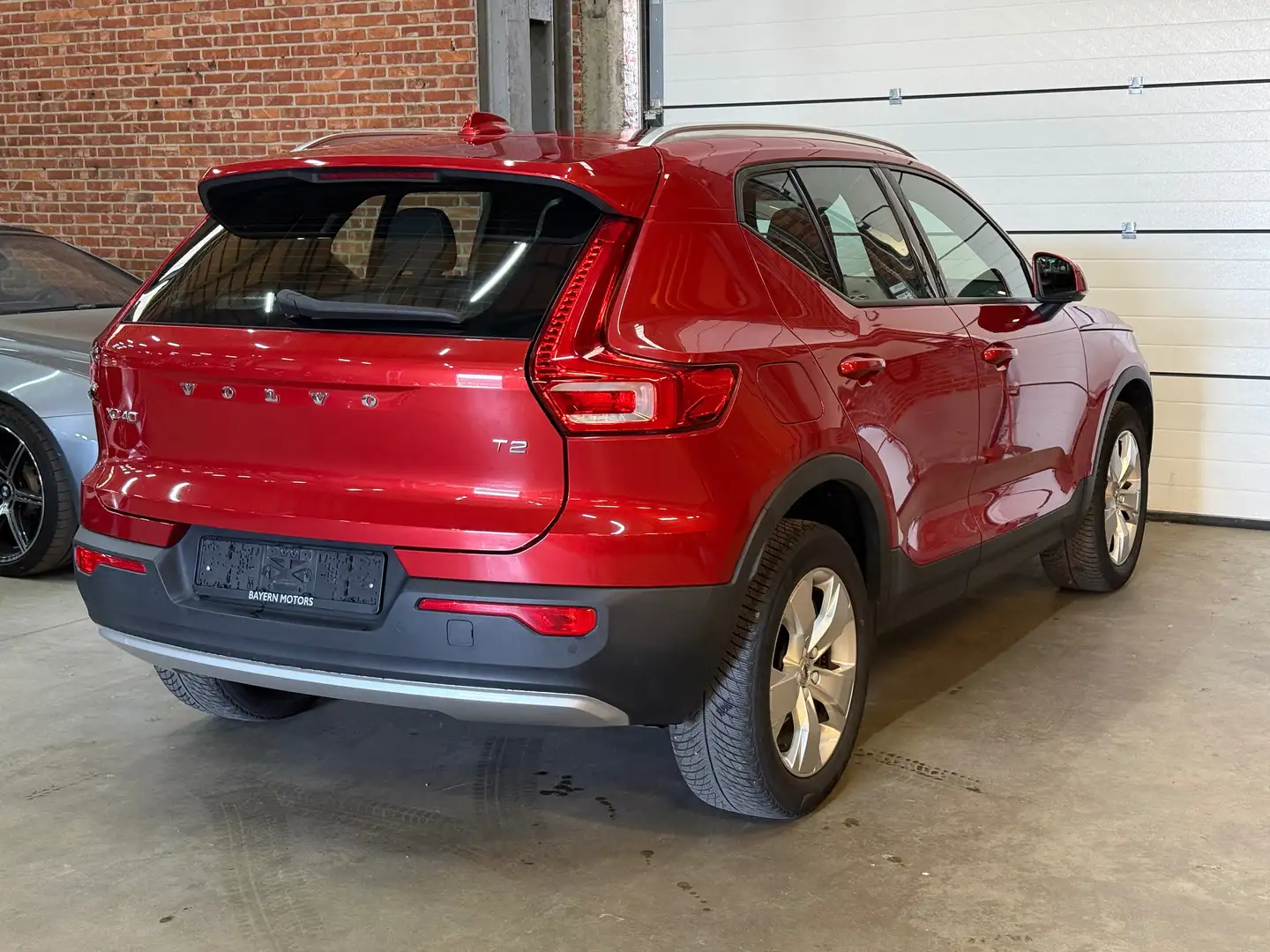 Volvo XC40 XC40 T2 Automaat Camera LED CarPlay Benzine Navi Rood - 2