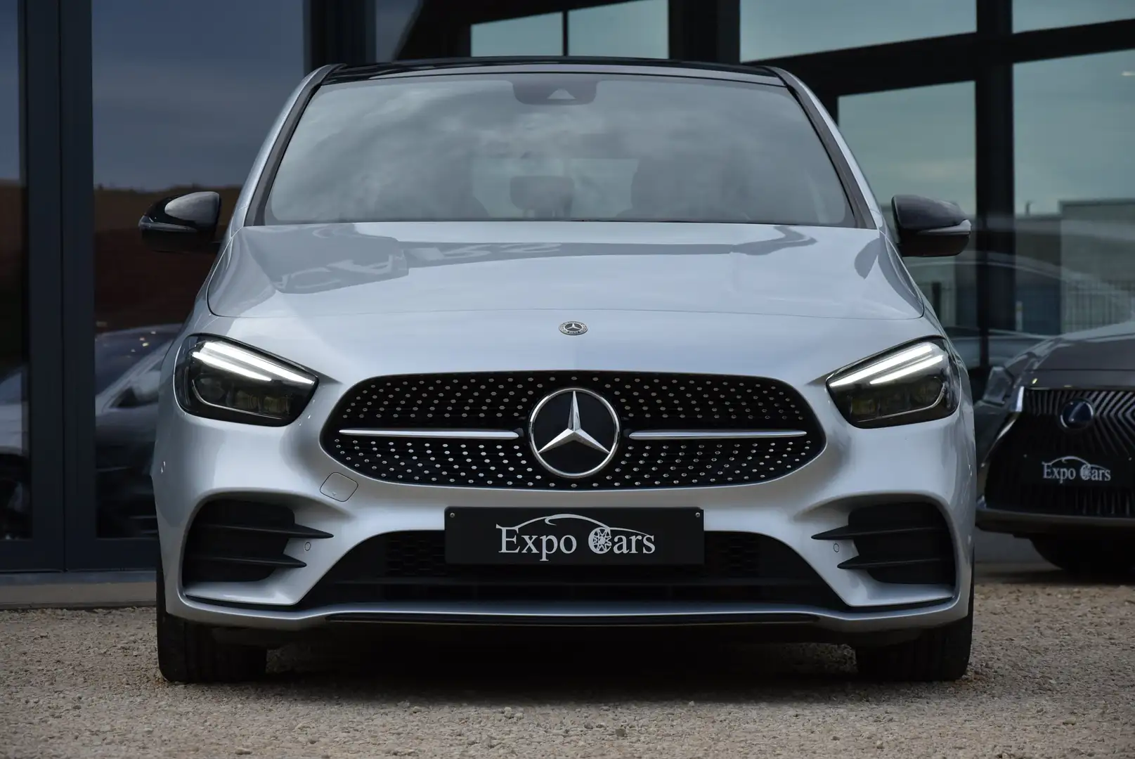 Mercedes-Benz B 180 d AMG Line*CAMERA*PANO*LEDER*CARPLAY*CRUISE Zilver - 2