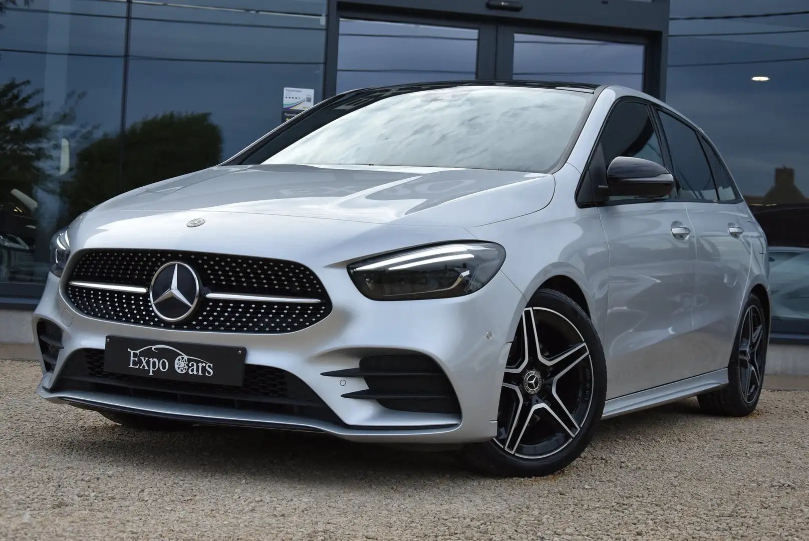 Mercedes-Benz B 180 d AMG Line*CAMERA*PANO*LEDER*CARPLAY*CRUISE Zilver - 1