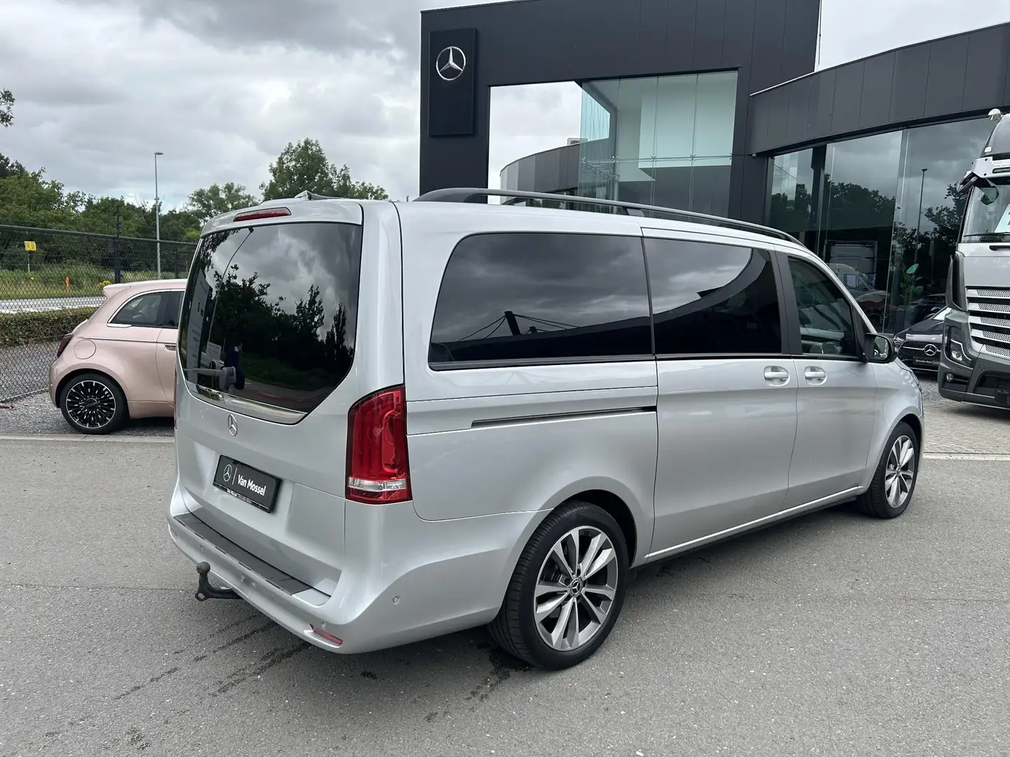 Mercedes-Benz V 220 220D L2 AVANTGARDE NAVI+TREKHAAK+CAMERA+PARKEERPAK Zilver - 2