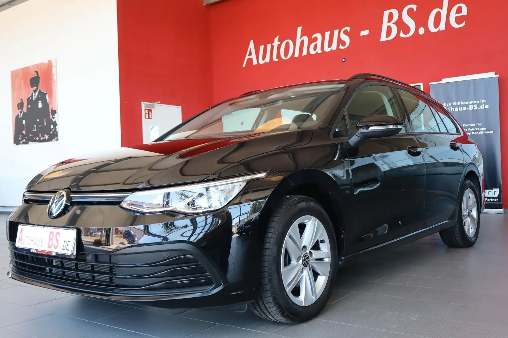 Volkswagen Golf VIII Variant Life 2.0 TDI DSG,Navi,LED,1Hd Zwart - 1