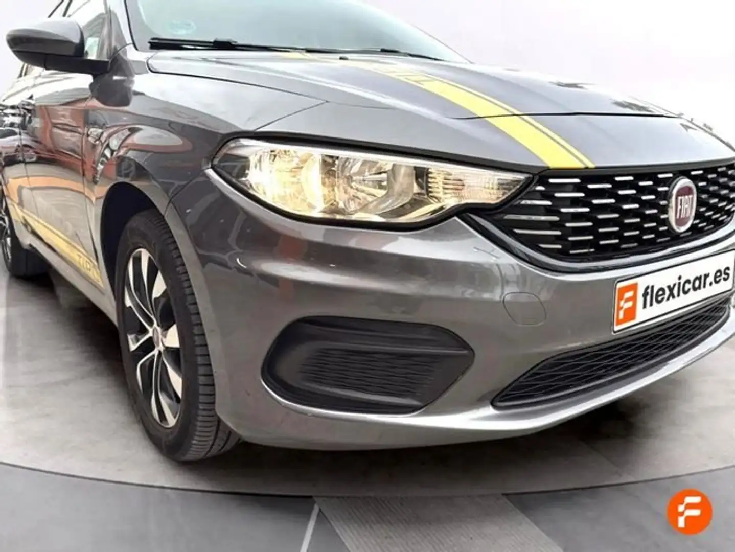 Fiat Tipo 1.3 16v Easy 95 CV diesel Multijet II 5p Gris - 2