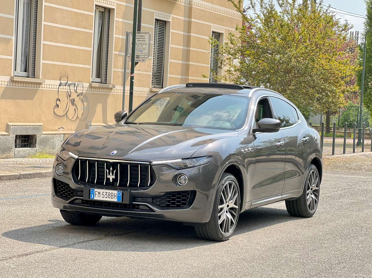 Maserati Levante 3.0 V6 430cv aut.8 S Q4 E6 Granlusso KM CERTIFICATI MASERATI-TETTO APRIBILE-SOSP PNEUMATICHE-APPLE CAR PLAY-CERCHI 21-LED